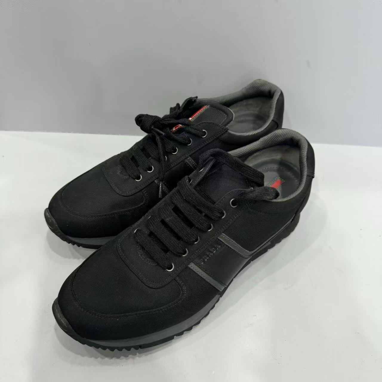 99新 Prada/普拉达 43码 275低帮 休闲鞋
