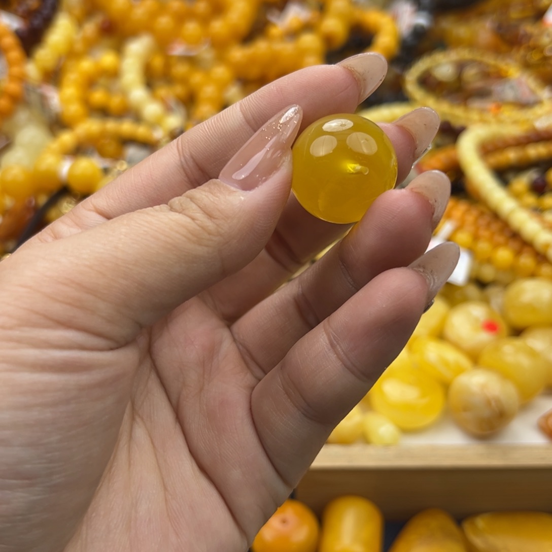 琥珀珠宝奇石未镶嵌