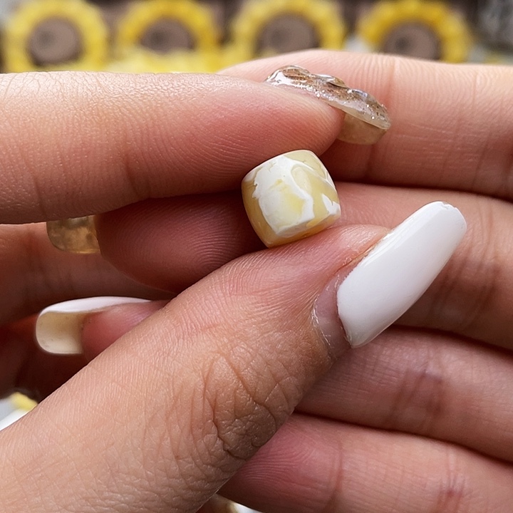 琥珀裸石未镶嵌直切尺寸10*8.5mm微瑕