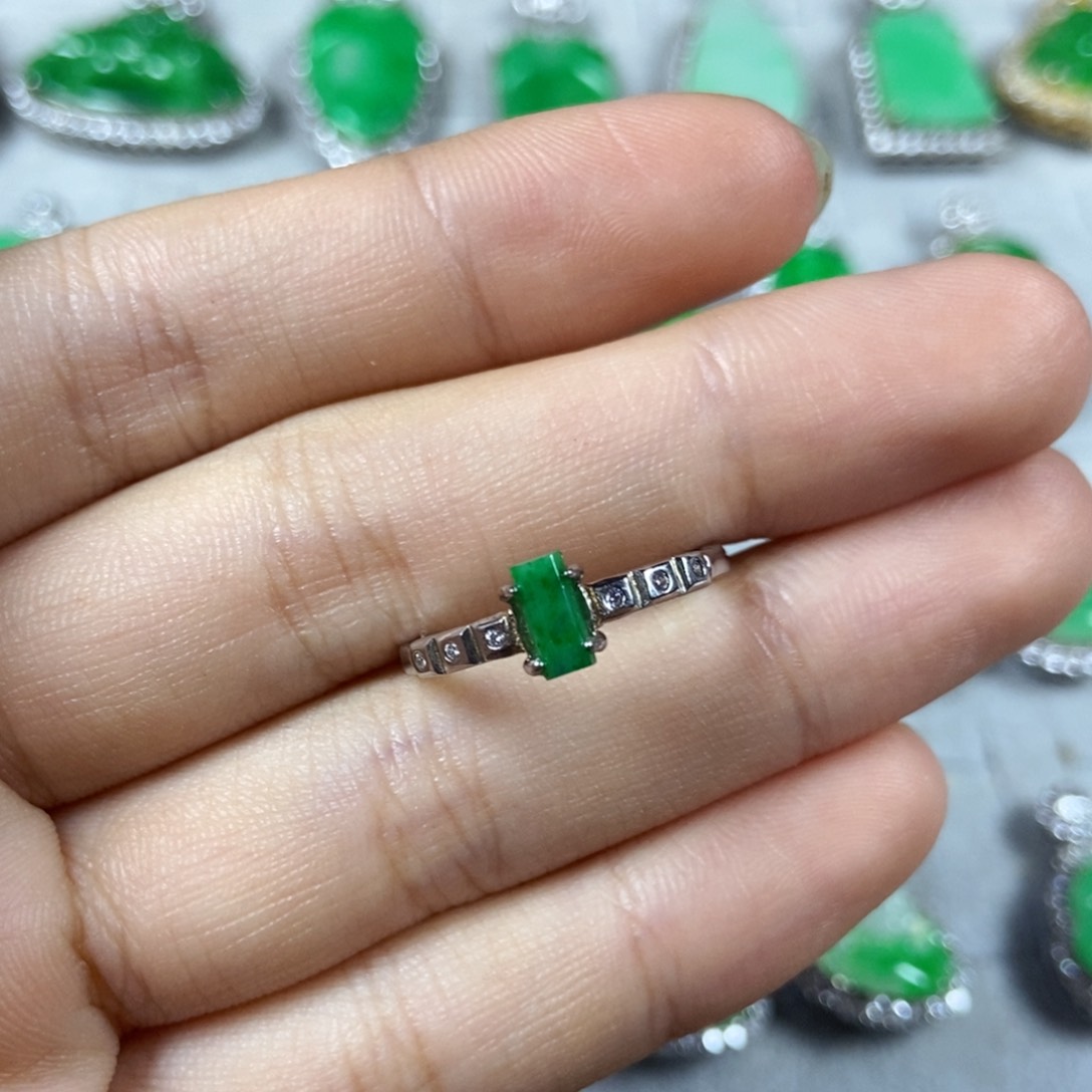 未镶嵌戒指翡翠无事牌