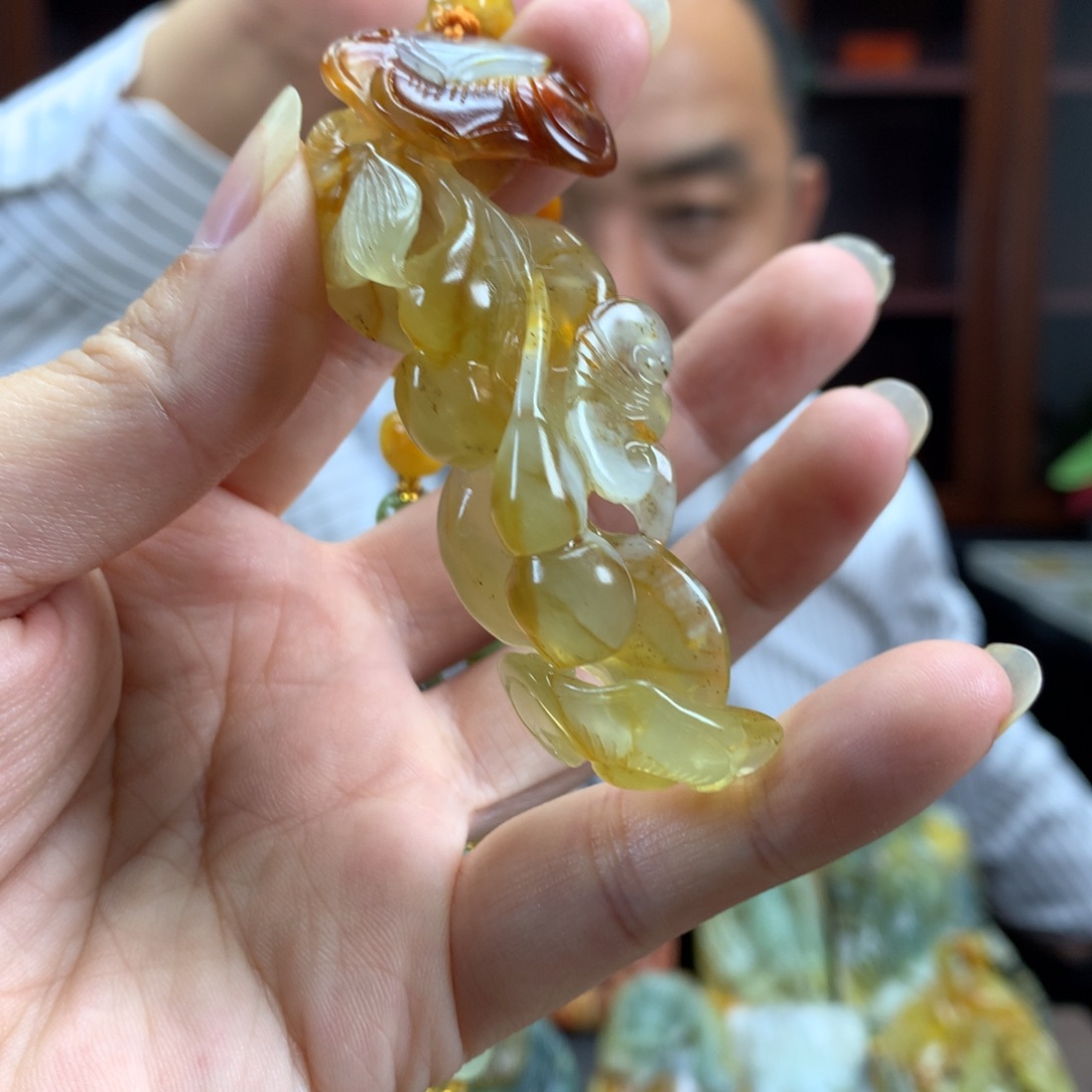 未镶嵌蛇纹石玉颈饰