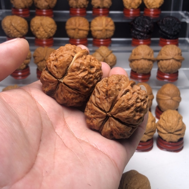 文玩核桃吊坠S****r8四棱