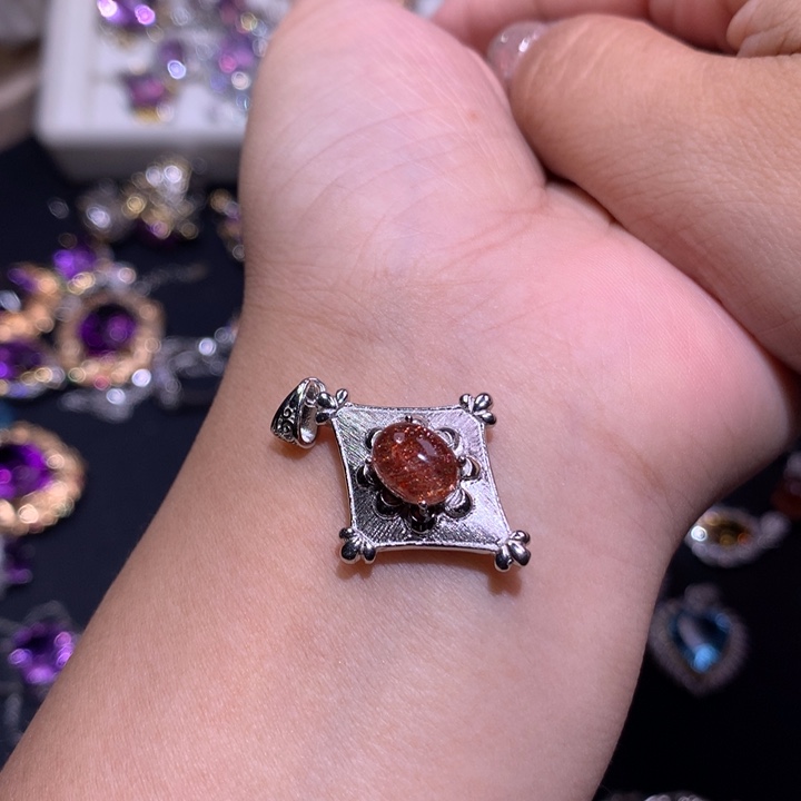 【闪购商品】银S925镶嵌戒指水晶沈****妹戒指