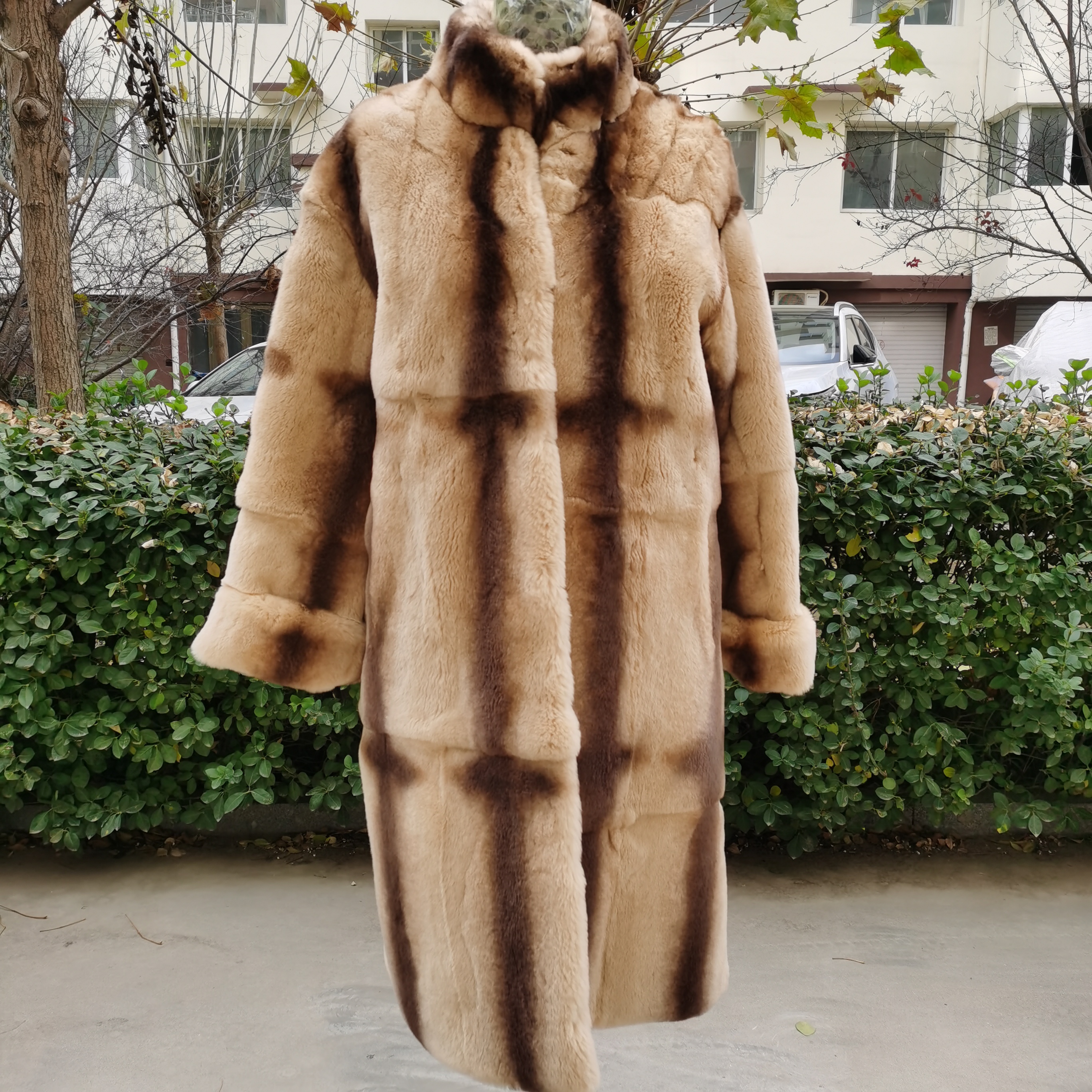 2024年獭兔整皮落肩袖长款流行款！