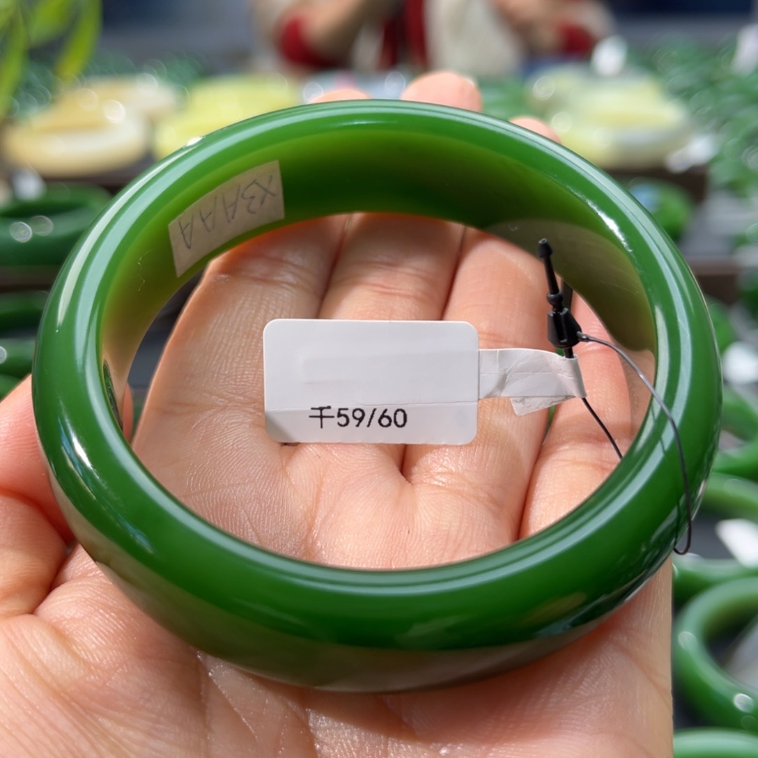 和田玉（碧玉）手镯未镶嵌