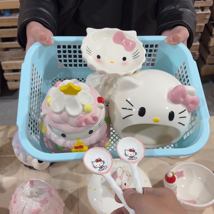 我们都是一个人在外面玩