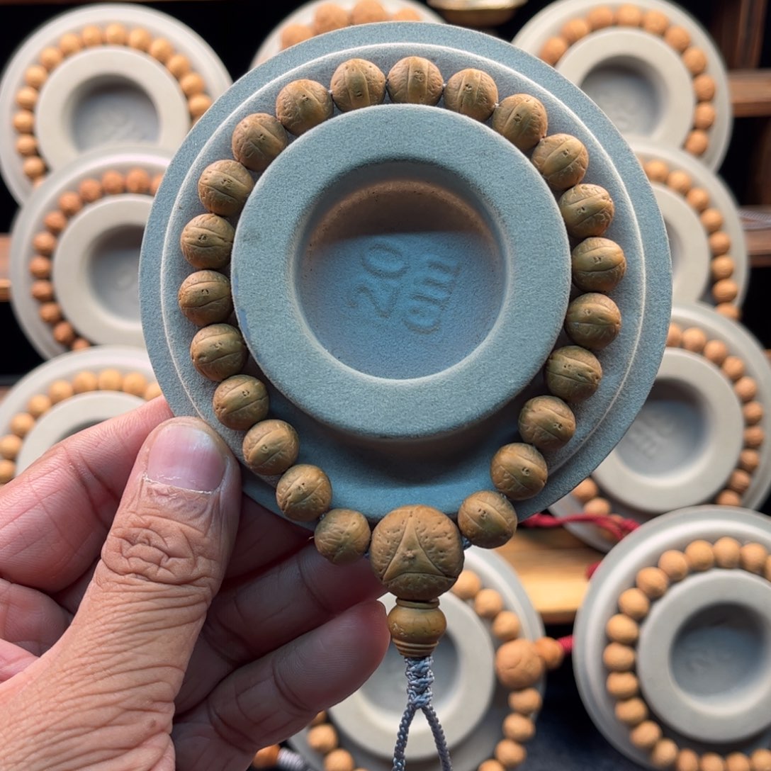 凤眼菩提吊坠10.8-11.1粉红皮同树籽头货精挑