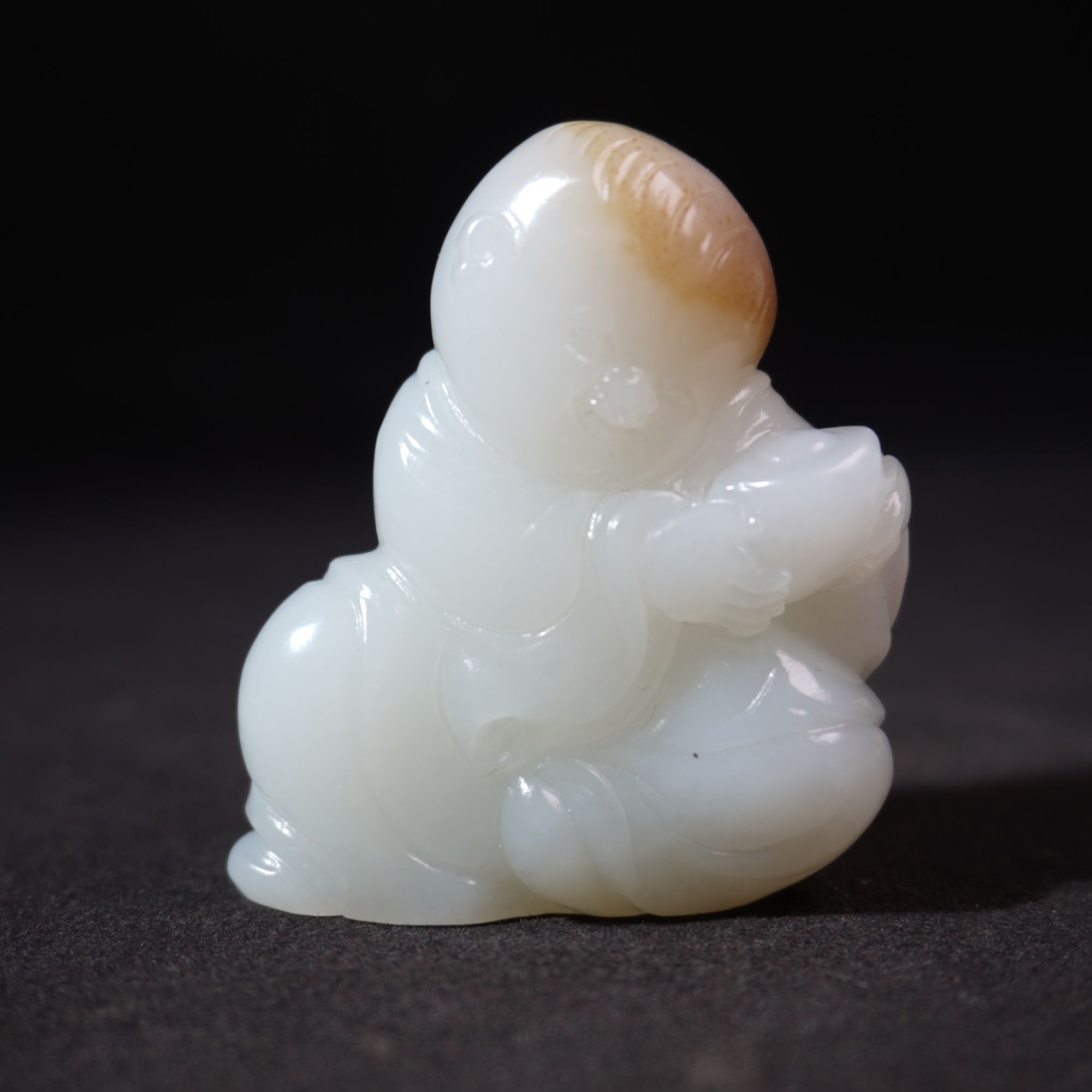 9NL8  清  和田玉送宝童子手把件