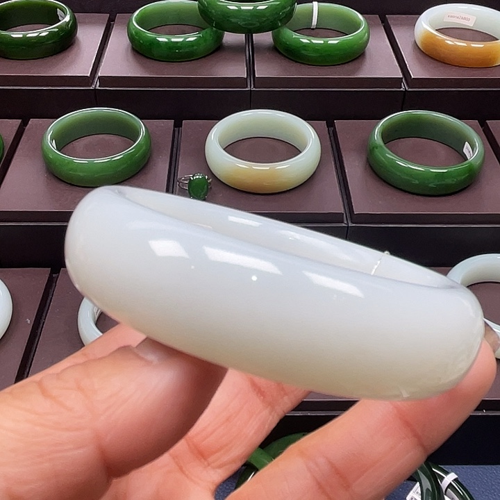 和田玉未镶嵌手镯5758