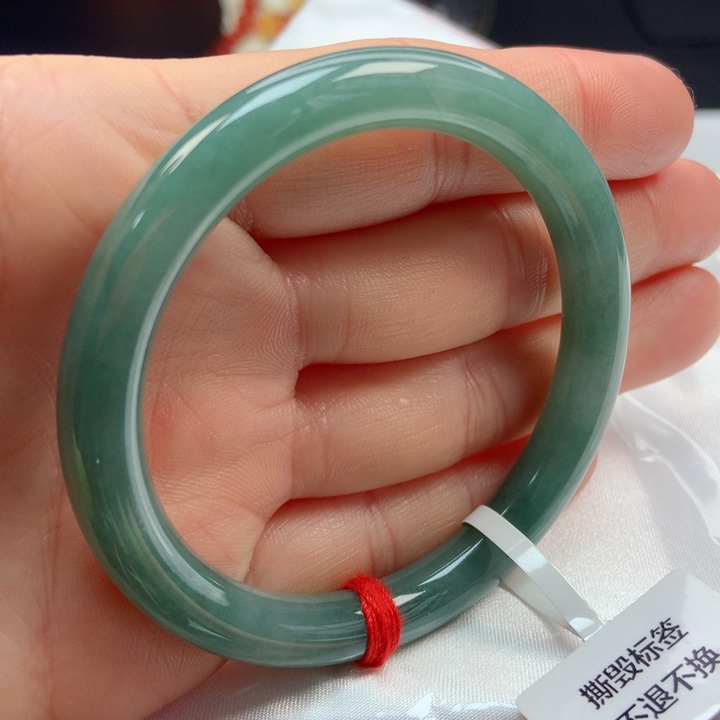 翡翠手镯未镶嵌52圈
