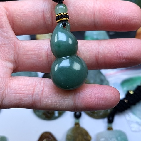 翡翠未镶嵌颈饰顺****神缅甸翡翠手工雕刻葫芦
