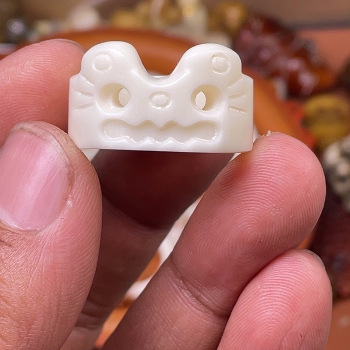 驼骨手串/手链人攻击样子