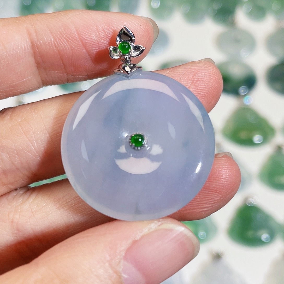 颈饰18K金镶嵌翡翠吊坠