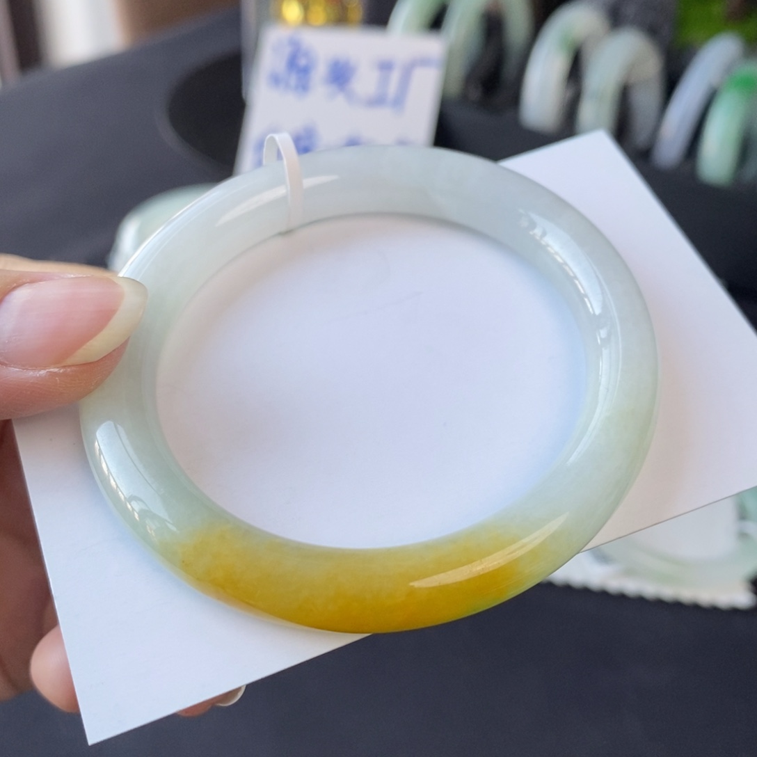 翡翠未镶嵌手镯鸡油黄52.4