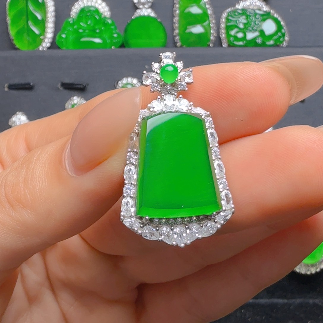 颈饰银S925镶嵌翡翠