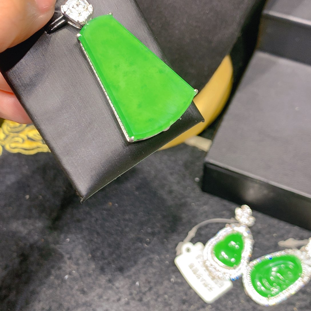 颈饰银S925镶嵌翡翠00855555