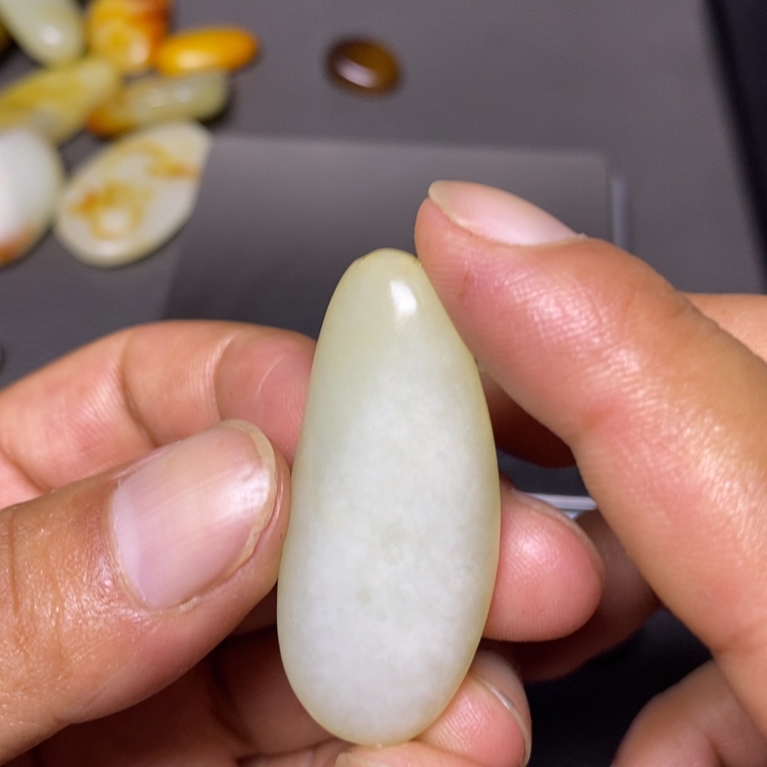 和田玉（糖玉）未镶嵌挂件