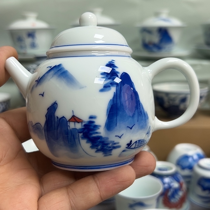 景德镇陶瓷茶具手绘