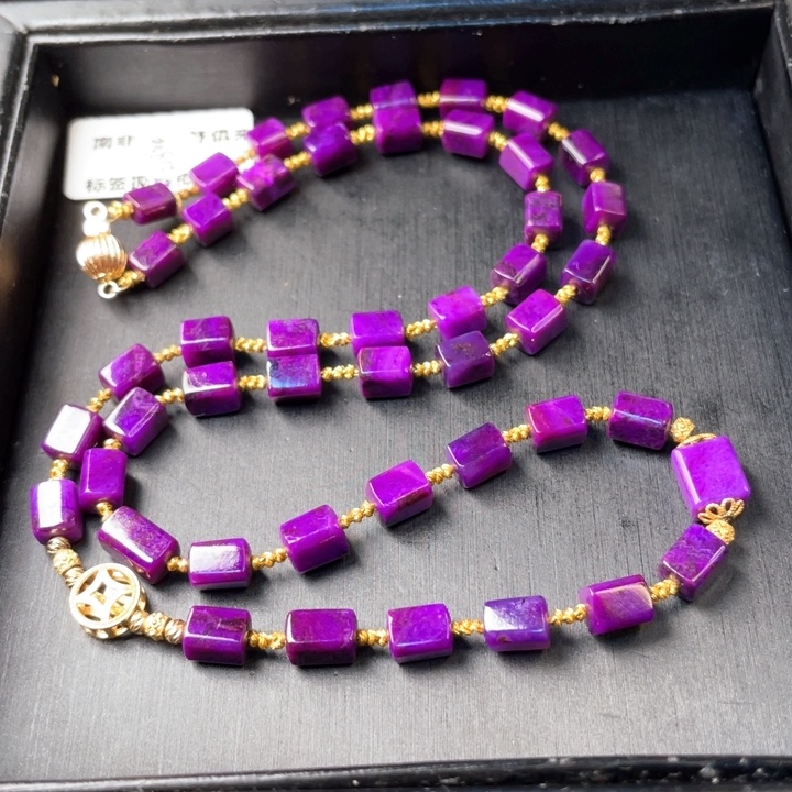 18K金镶嵌苏纪石（舒俱来）项链