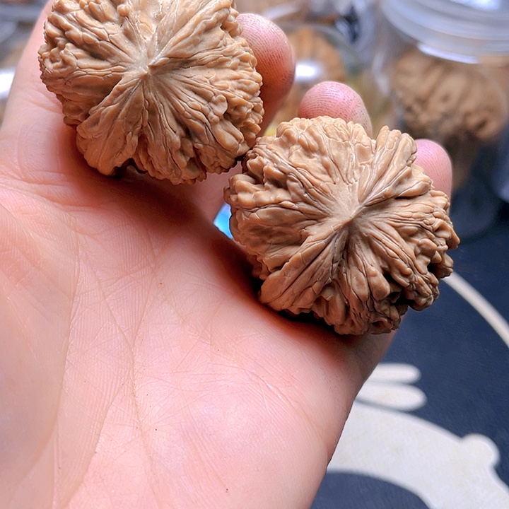 文玩核桃吊坠麒麟元宝