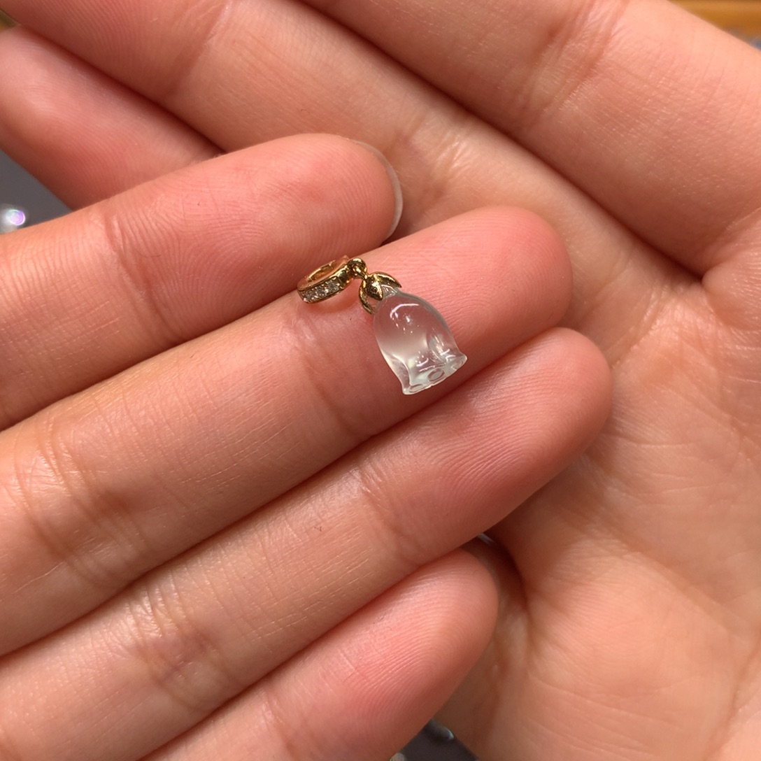 翡翠颈饰18K金镶嵌吊坠