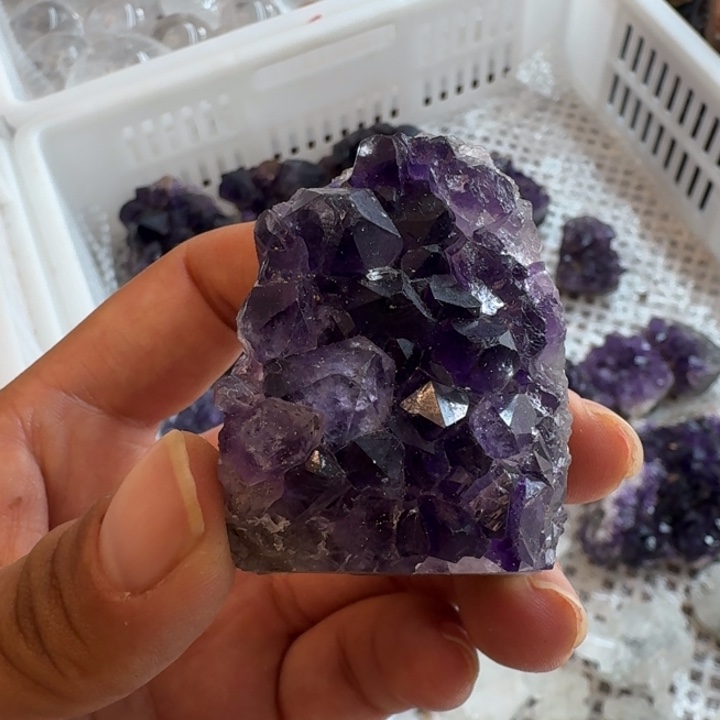 晓***哲未镶嵌珠宝半成品水晶