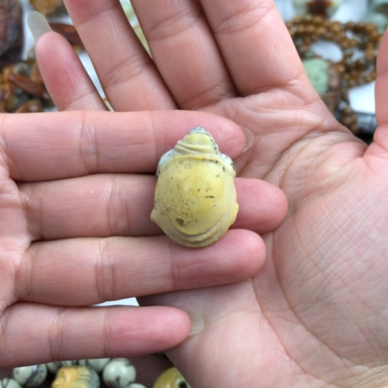 岫岩河磨玉（透闪石质玉）珠子未镶嵌谜****！