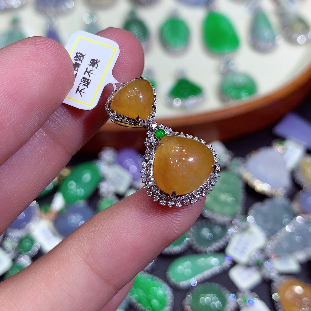 翡翠吊坠(不含链)18K金镶嵌