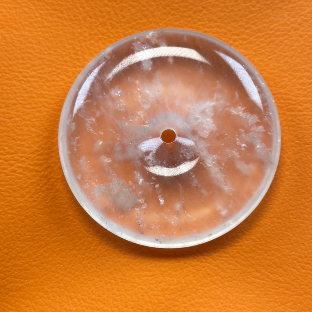 石英质玉未镶嵌颈饰平安扣