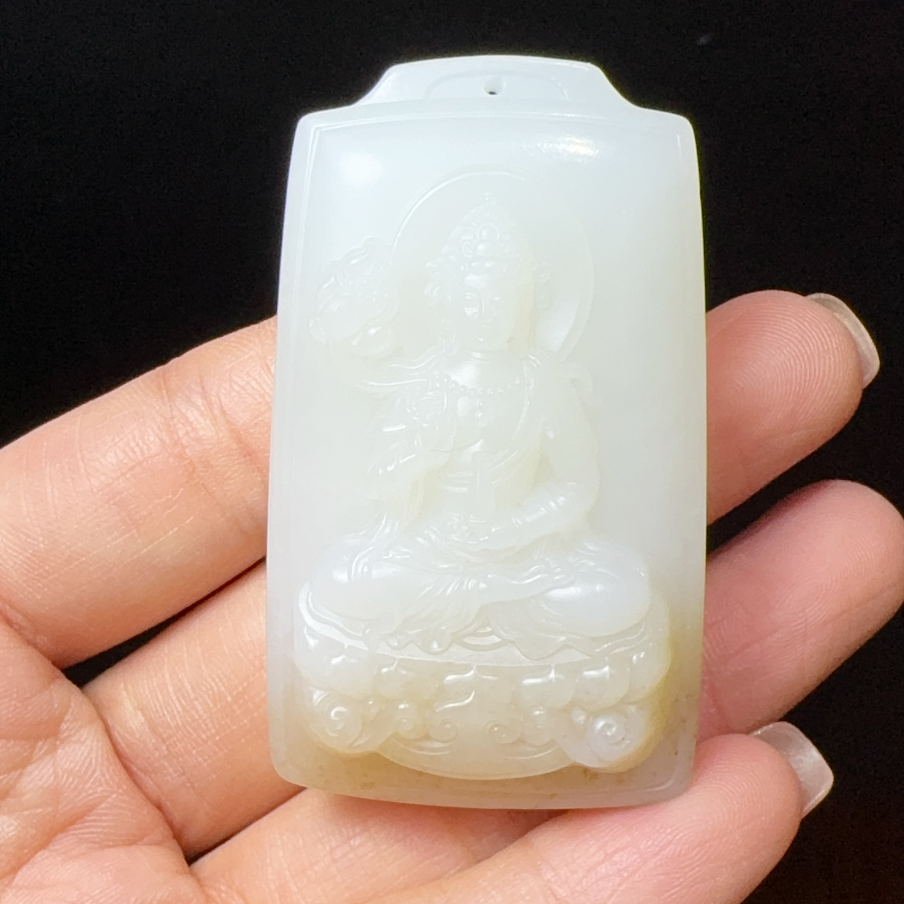 新疆和田玉观音牌吊坠厚装糖白巧雕58*34*16.8重66.8克