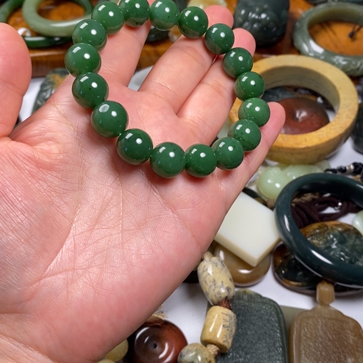 武***姐和田玉（糖玉）未镶嵌颈饰