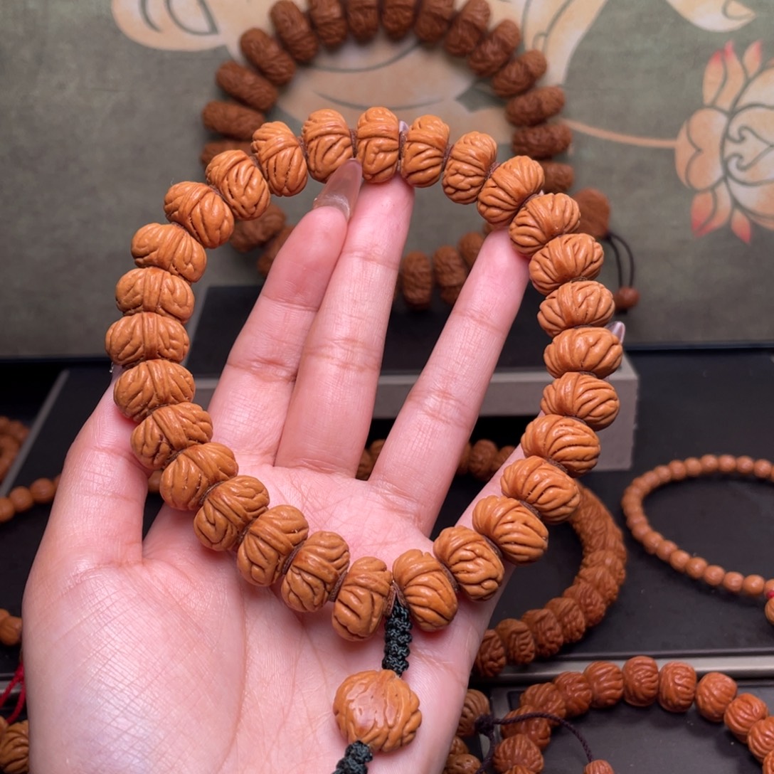 吊坠桃核16祥云纽扣手持