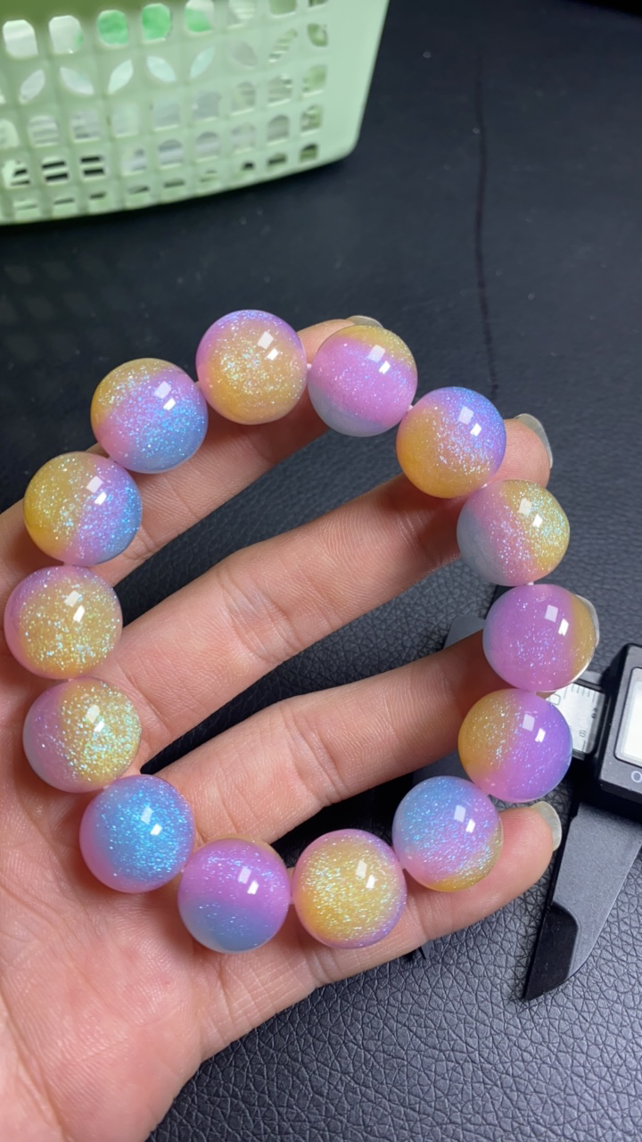 B  943 卡16美人粉黄蓝三色手串