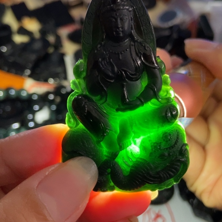 翡翠未镶嵌颈饰普贤