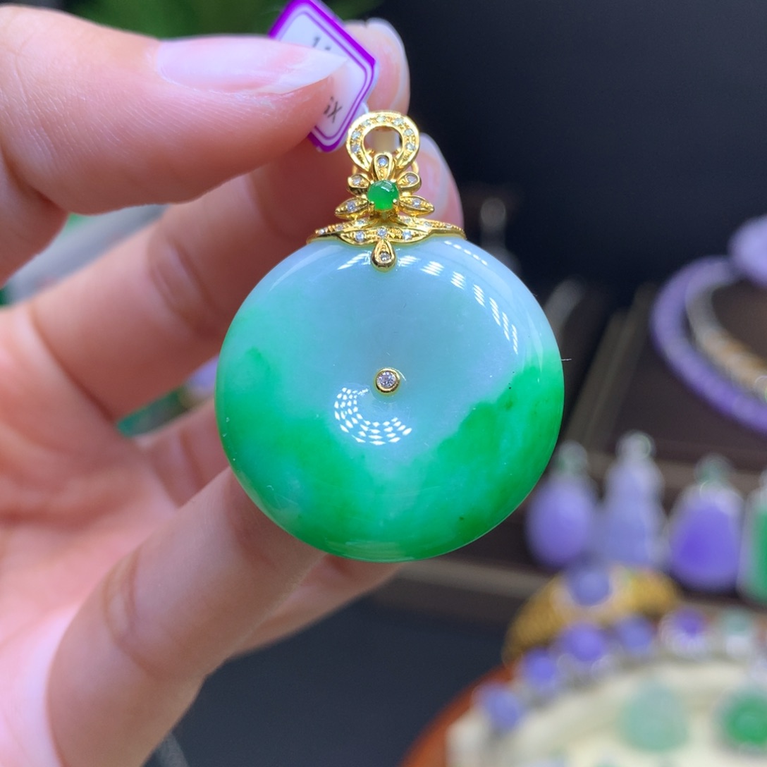 翡翠颈饰18K金镶嵌天然