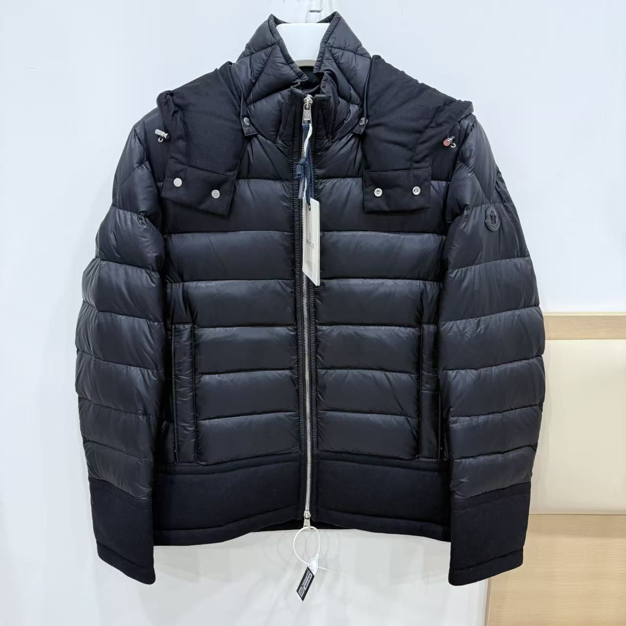 未使用 MONCLER /2码/黑色袖标羽绒服