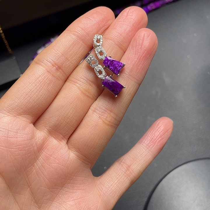 苏纪石（舒俱来）银S925镶嵌耳环