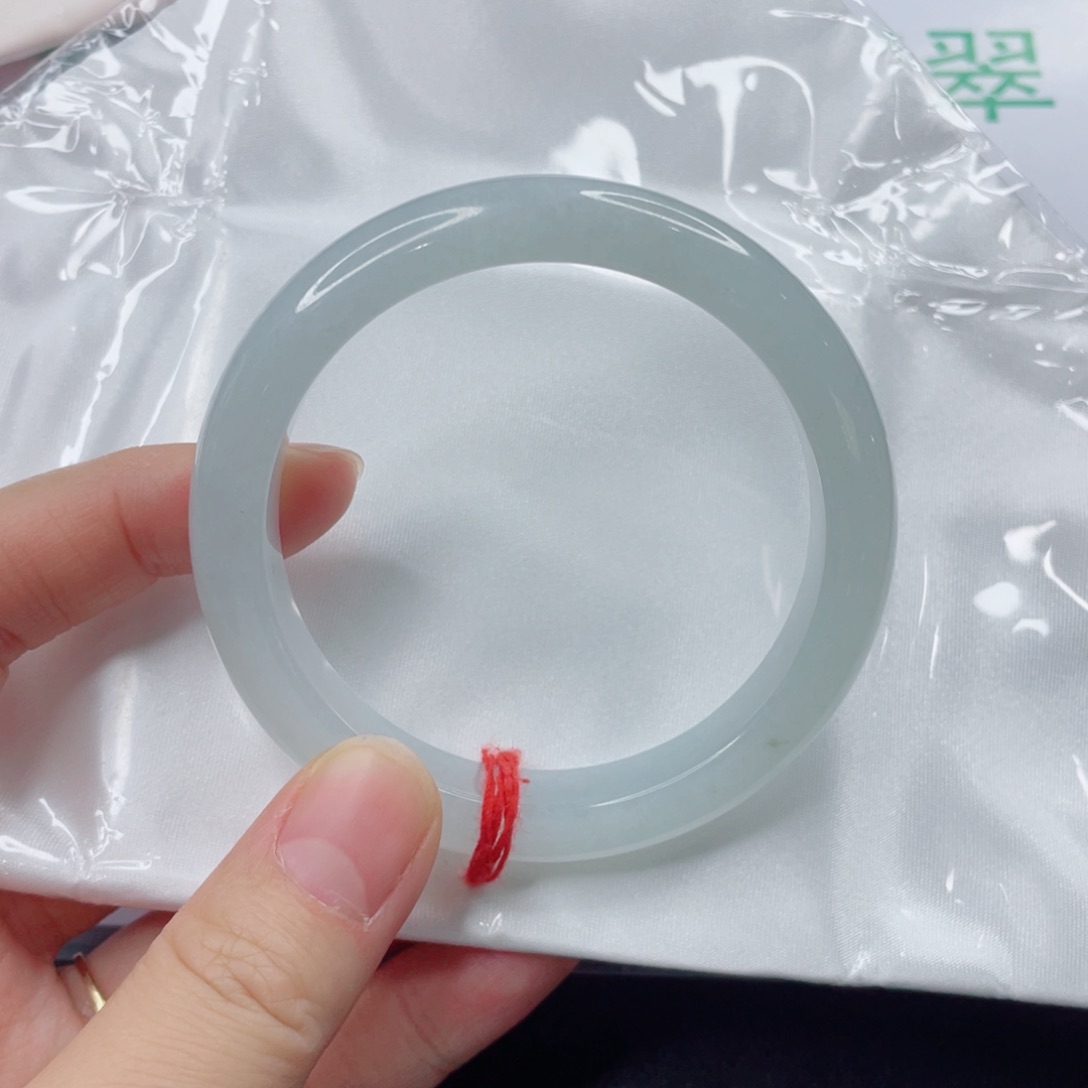 未镶嵌手镯翡翠手镯