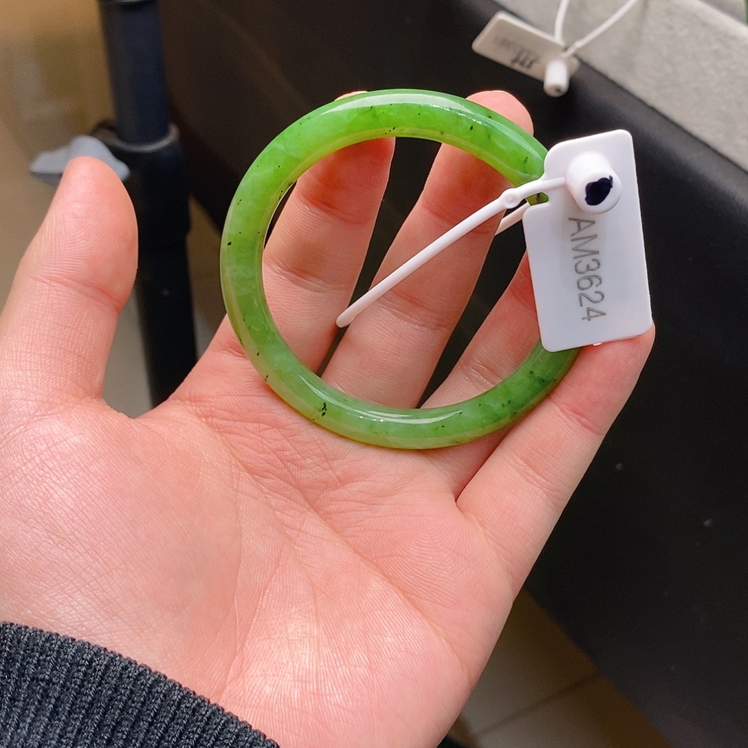 和田玉（碧玉）未镶嵌手镯