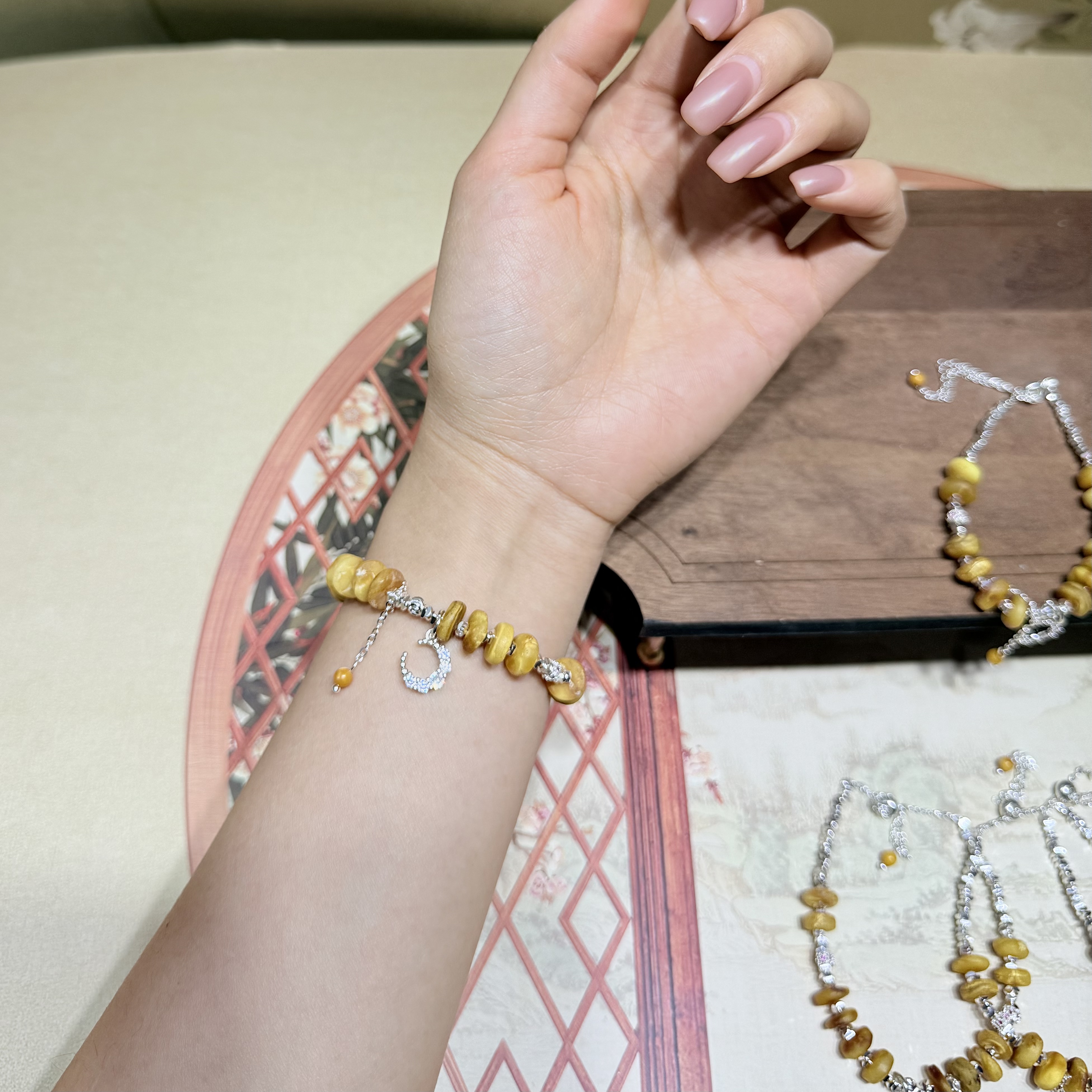 【圆饼老蜡】A21圆饼老蜡碎银子单圈手串天然微瑕多样性发其一