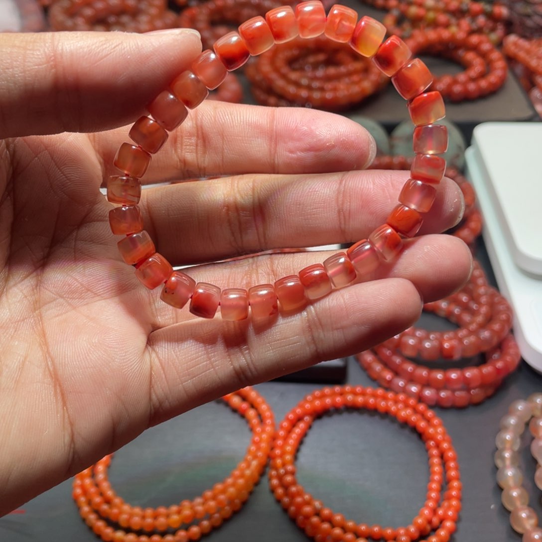 南红玛瑙手链未镶嵌