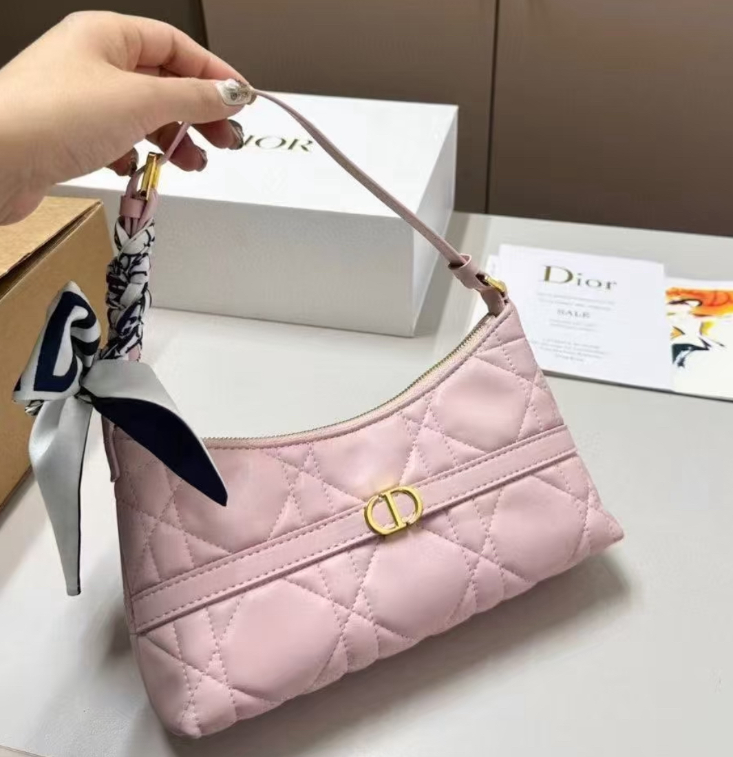 未使用 DIOR/迪奥 多多奢品/迪奥粉色水饺hobo手提包/95新