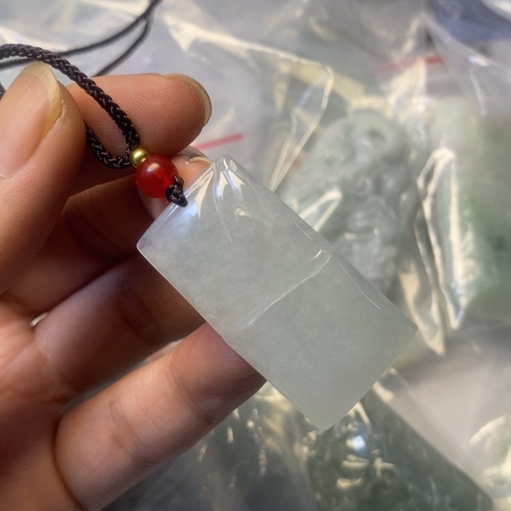 翡翠未镶嵌颈饰天然翡翠A货