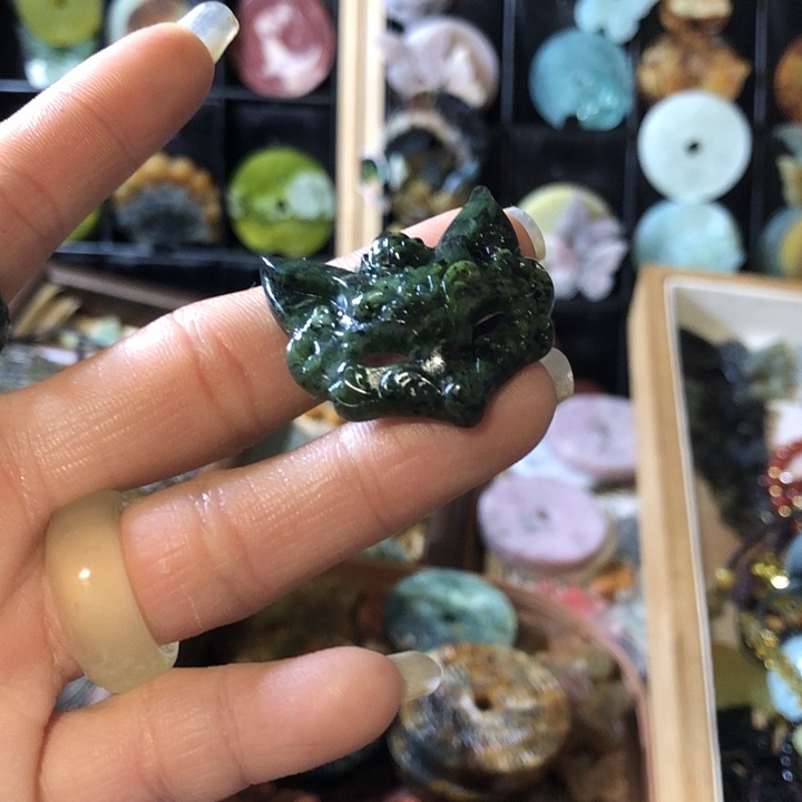 岫玉未镶嵌岫玉挂件