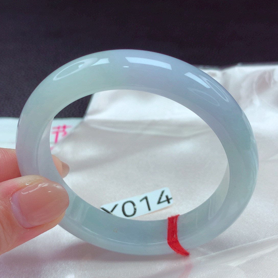 翡翠手镯未镶嵌手镯88