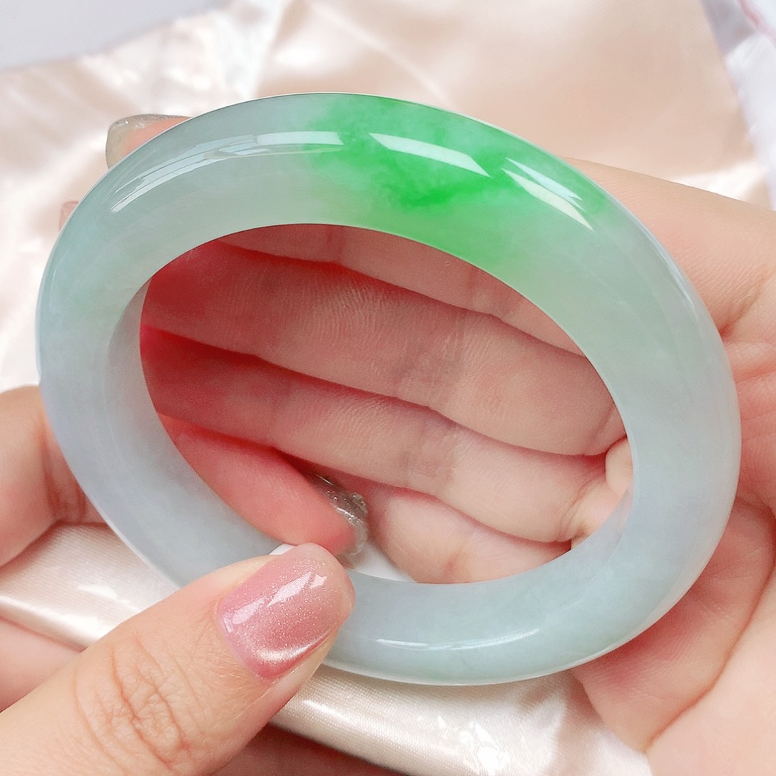 翡翠未镶嵌手镯抖音889