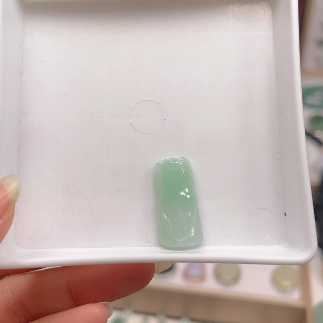 【闪购商品】翡翠颈饰未镶嵌?****?吊坠