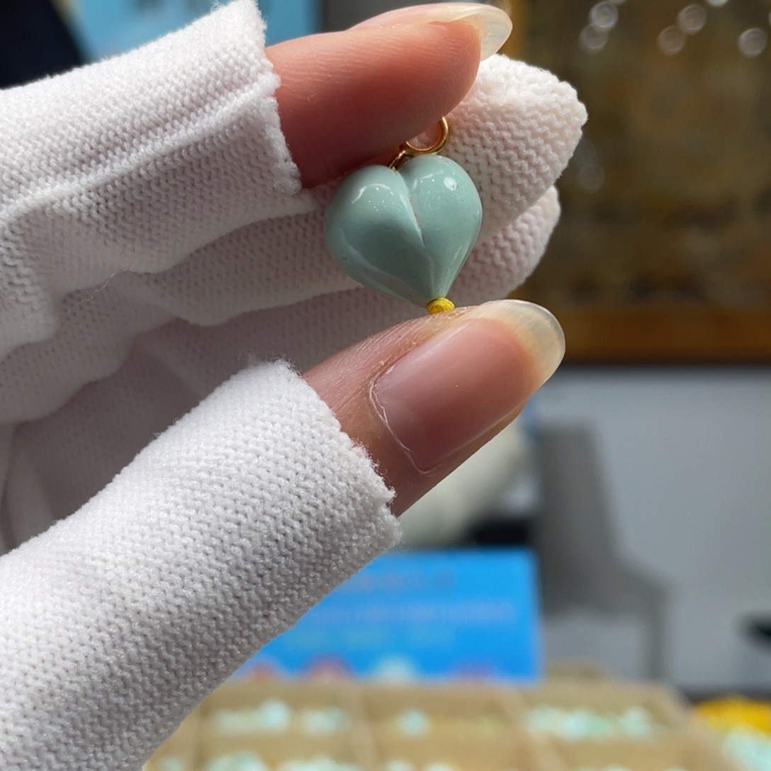 绿松石未镶嵌挂件