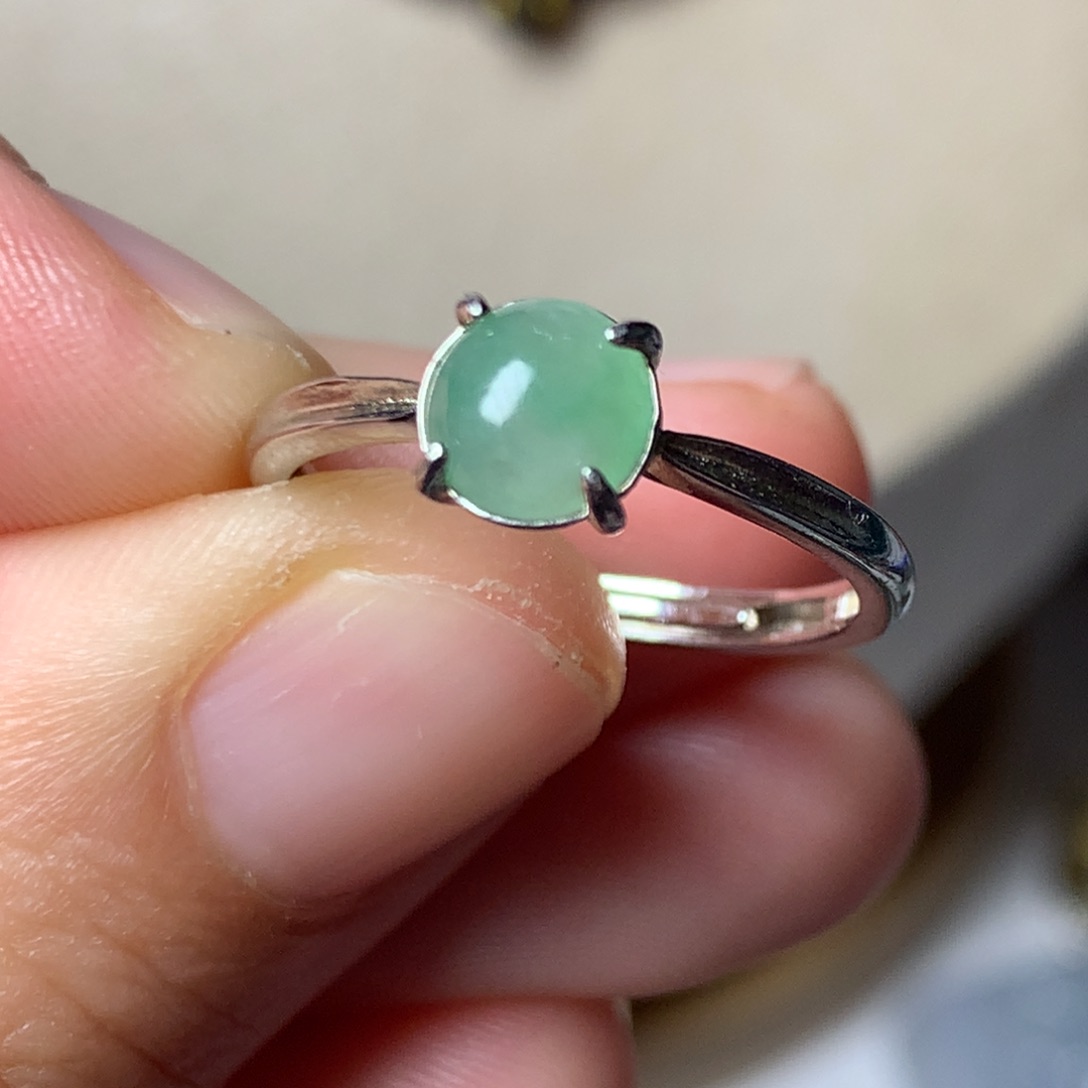 翡翠颈饰未镶嵌吊坠