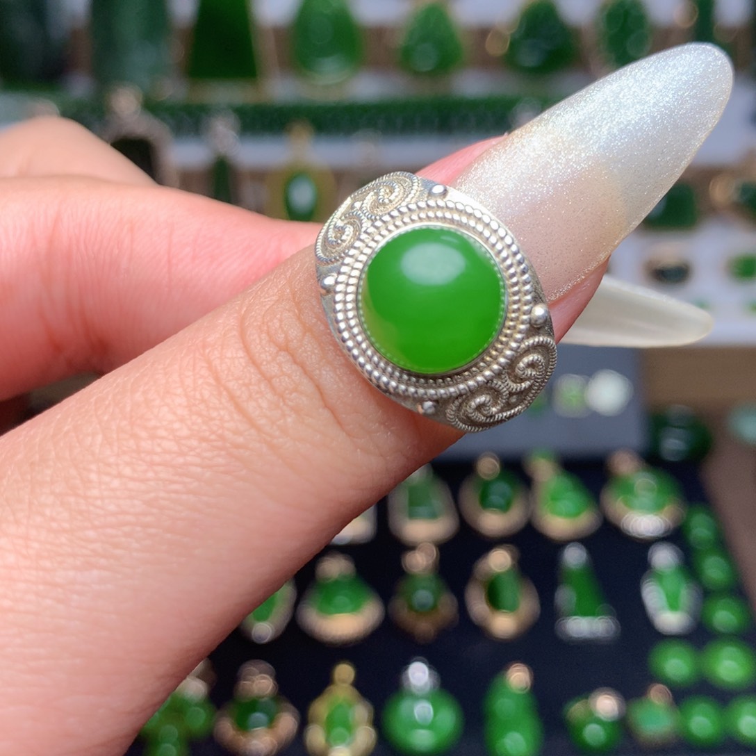 和田玉（碧玉）戒指未镶嵌